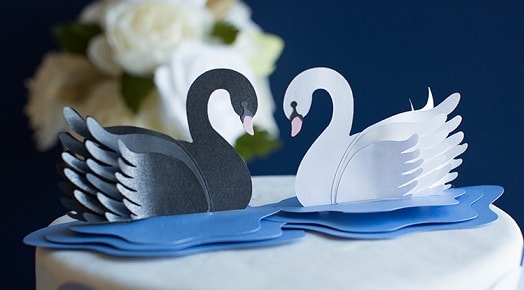 Лебеди из бумаги для свадебного торта