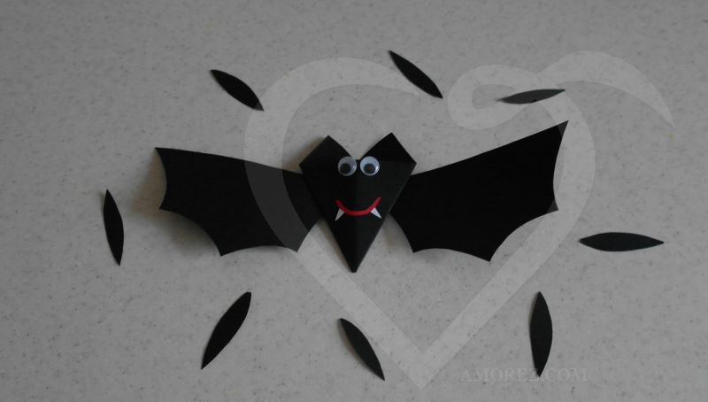 Летучая мышь из бумаги своими руками на Хэллоуин с шаблонами