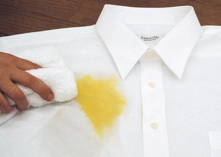 									Как вывести жирное пятно с одежды								