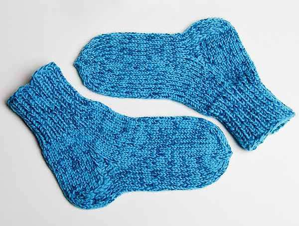 Ажурные носки спицами со схемами: как связать теплую обновку с видео и фото