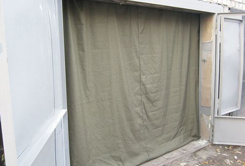 Как подобрать утепленные шторы на ворота гаража