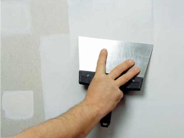Подготовка стен под покраску: шпаклевка, стартовая штукатурка и завершающий этап		