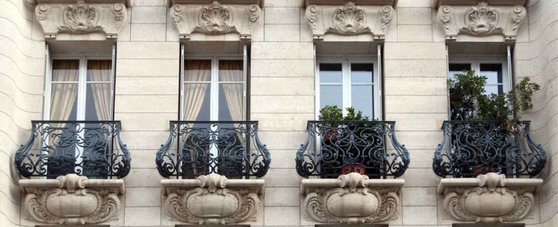 Французский балкон – кованный балкончик во французском стиле в доме и квартире