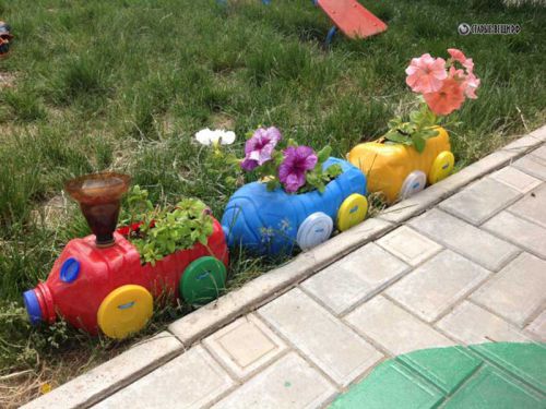 Как сделать оригинальный цветник для сада: паровозик из ящиков