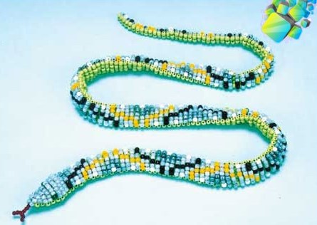 Змея из бисера: схема плетения игрушки