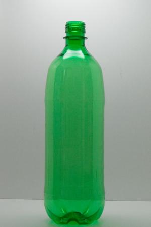 Вечнозеленое дерево — пальма из пластиковых бутылок