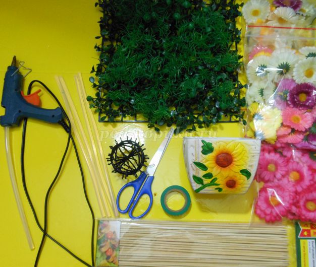 Топиарии из искусственных цветов и сизаля: мастер-класс с видео