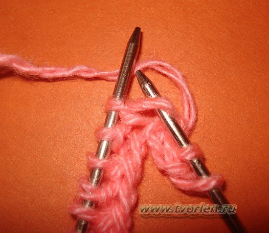 Объемная резинка спицами для шарфа: описание для начинающих