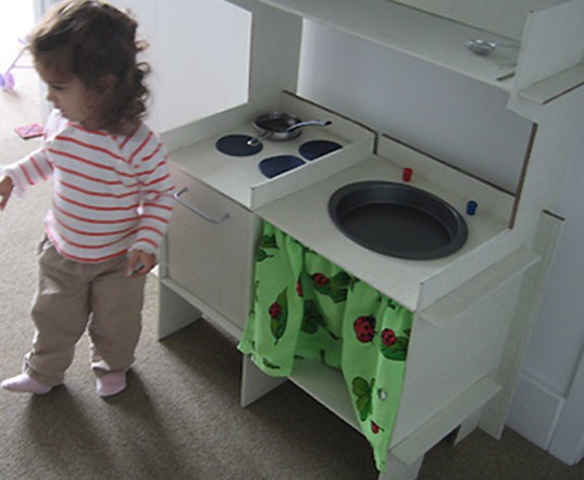 Как сделать детскую кухню своими руками