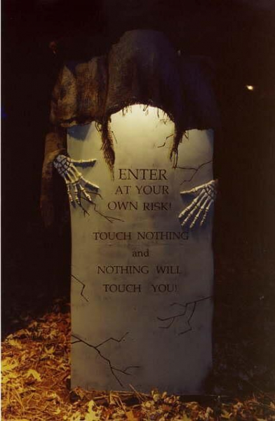 Декорации на Хэллоуин своими руками: украшение комнаты с фото и видео
