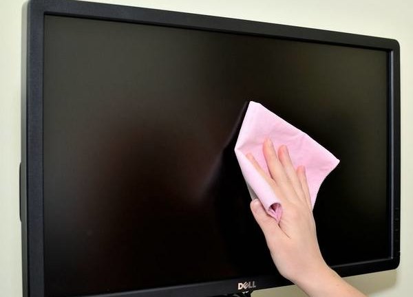 Что делать с царапинами на экране телевизора