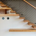 Облицовка бетонной лестницы деревом: особенности отделки и технология проведения