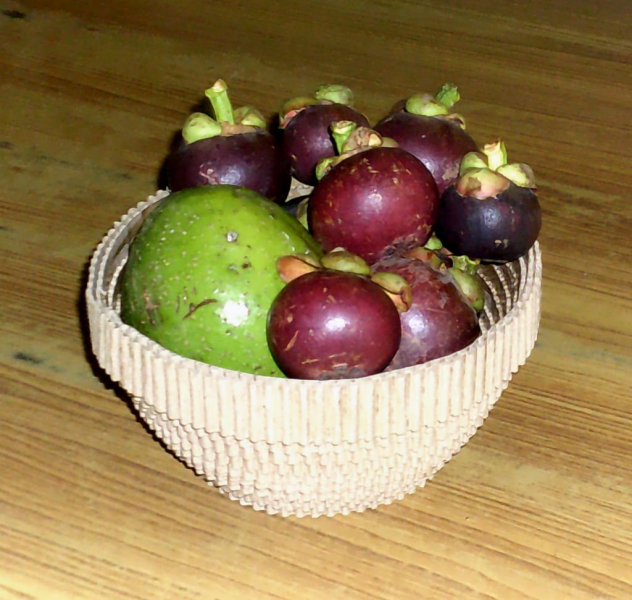 Ваза из гофрированного картона для фруктов своими руками