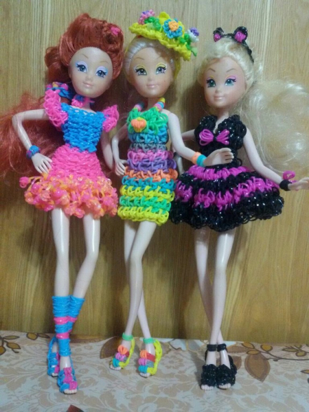 Плетение из резинок: одежда для кукол Барби и Монстер Хай с видео