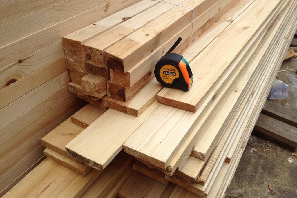 Изготовление деревянной приставной лестницы: расчет и инструкция по самостоятельной сборке
