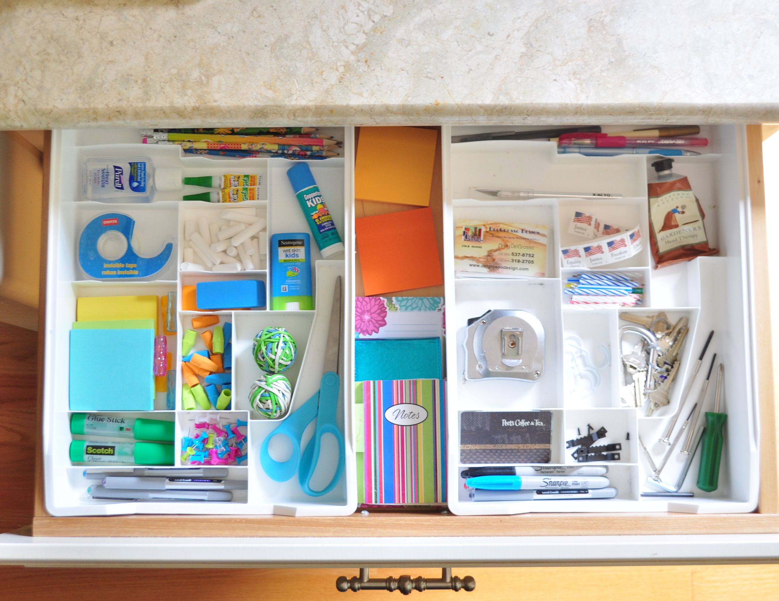 Секреты хранения: как организовать школьные учебники и принадлежности?
