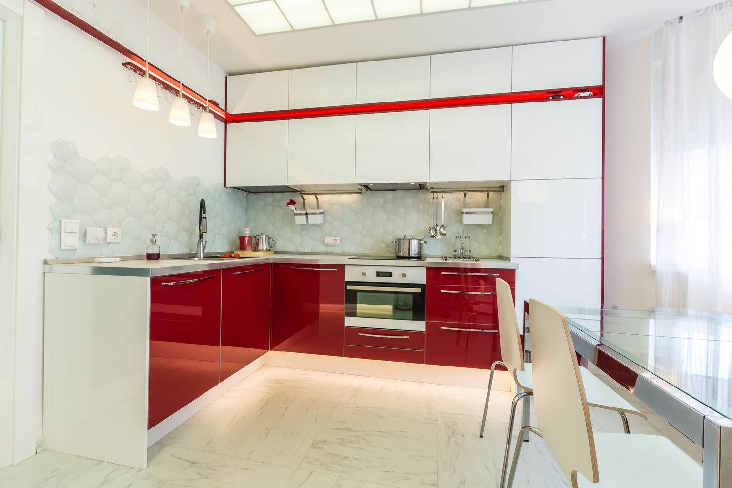 кухни красного цвета фото