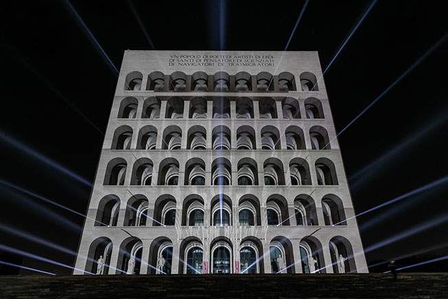 Palazzo della Civiltà Italiana использовали как полотно для 3D-шоу