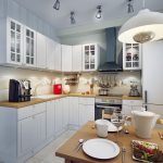 белая кухонная мебель