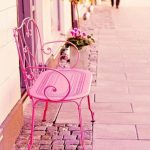 розовая скамейка