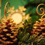 Новогодние украшения: создаем праздничный декор к 2019 году