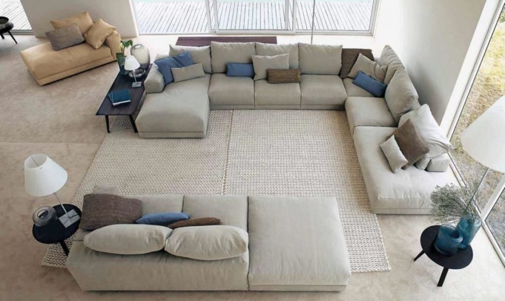 Модный и практичный диван в гостиную — какой он?
