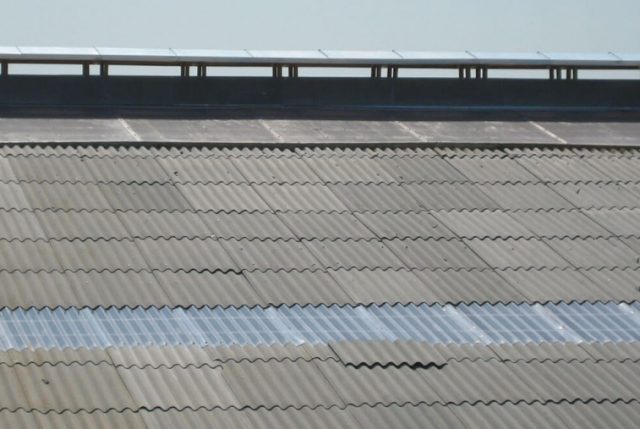 Плюсы и минусы волнового поликарбоната для крыши